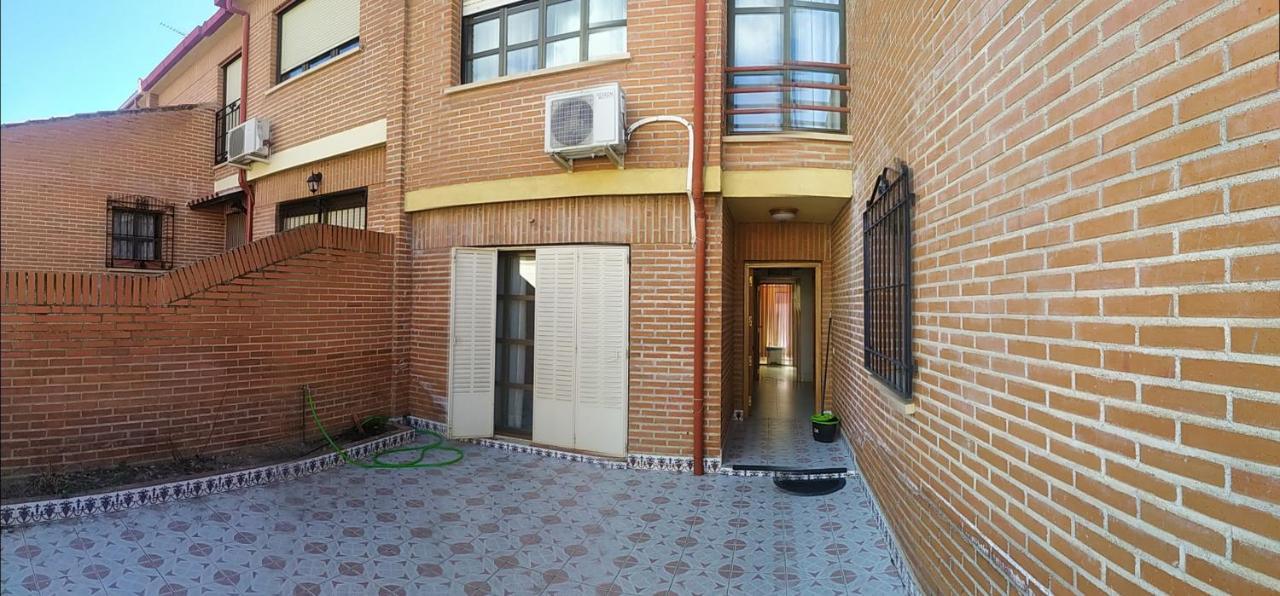 Habitacion Privada Triple Толедо Екстер'єр фото