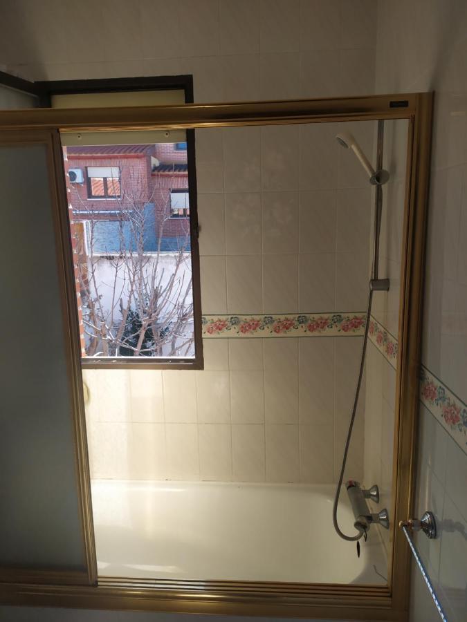 Habitacion Privada Triple Толедо Екстер'єр фото