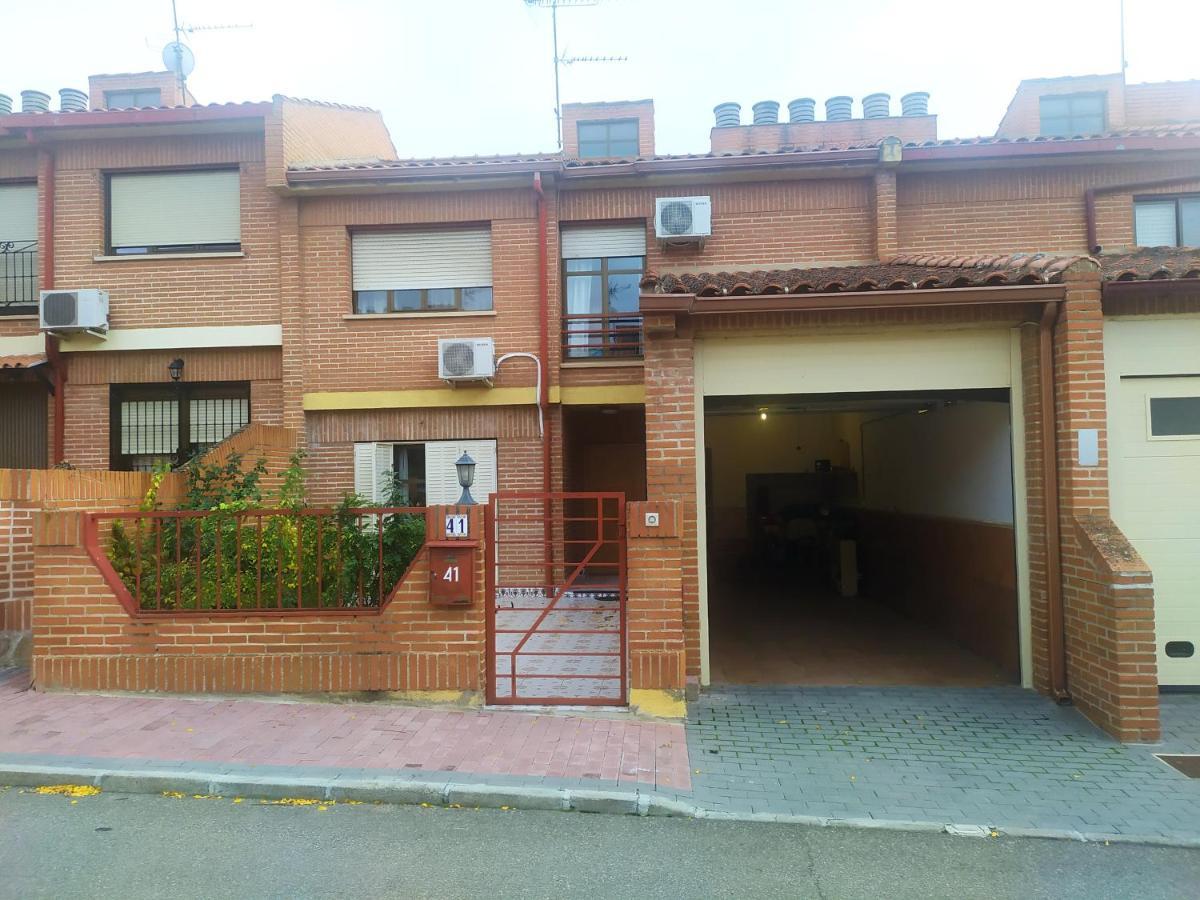 Habitacion Privada Triple Толедо Екстер'єр фото
