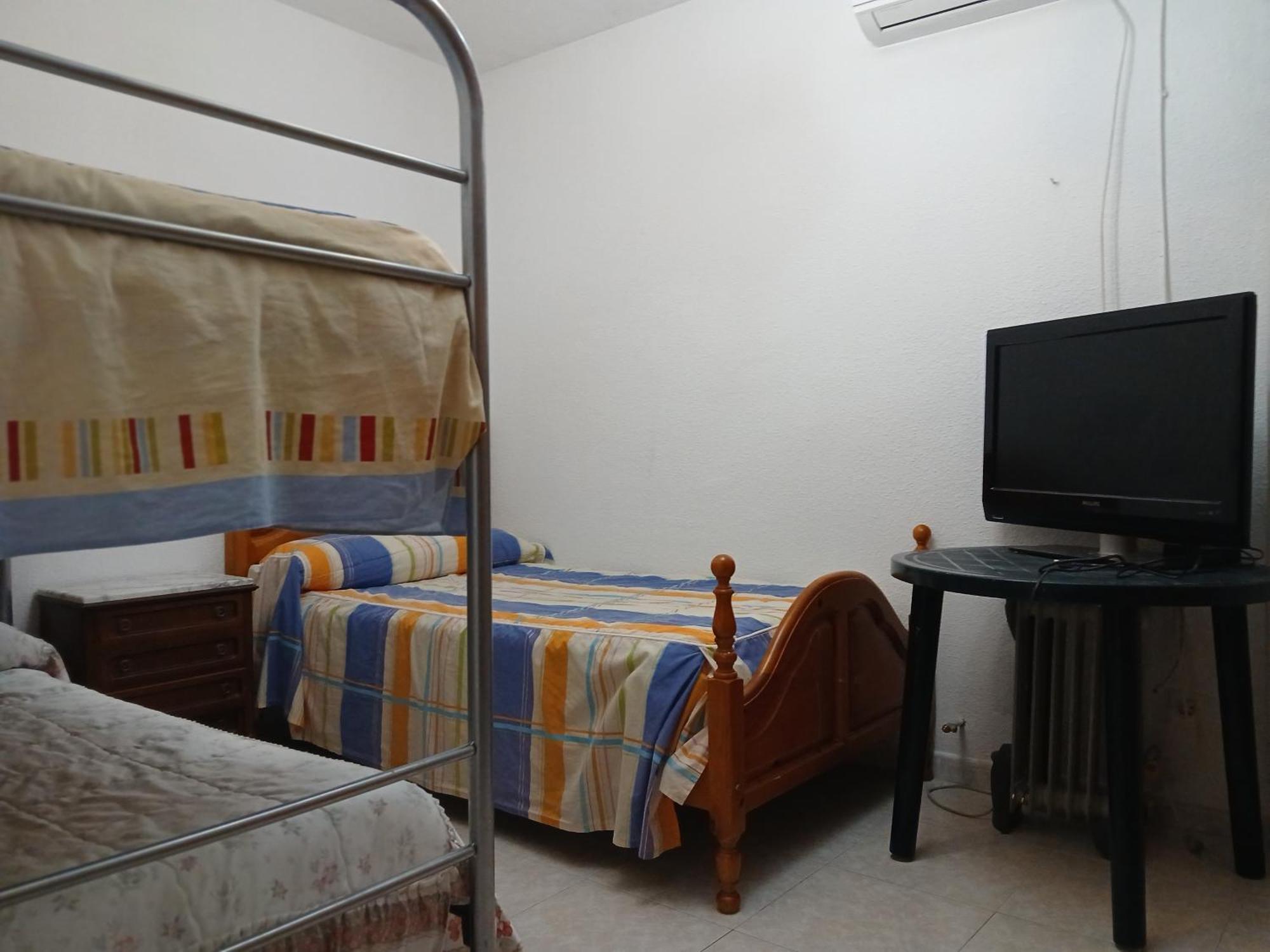 Habitacion Privada Triple Толедо Екстер'єр фото